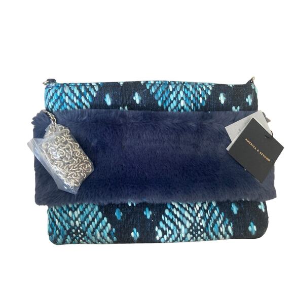 NWT America & Beyond Faux Fur Clutch Lake Effect Blue - Picture 4 of 8